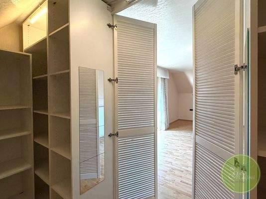 Begehbarer Kleiderschrank