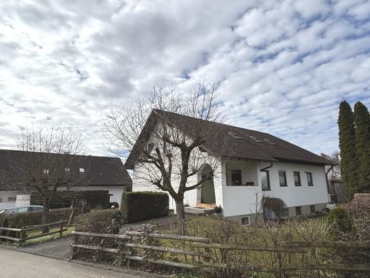 Schönes 3 Familienhaus