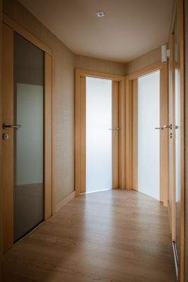 12. Blick vom WZ zum Zugang der Bäder und Zimmer l