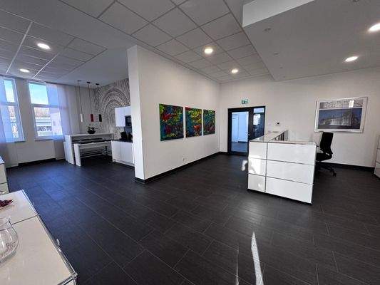 Eingangsbereich mit Pantry Küchenzeile