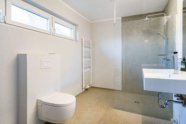 Badezimmer im Erdgeschoss