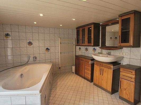 021 Großes Bad OG Haus 2