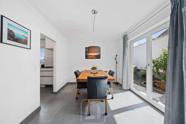 ...mit Zugang zur Terrasse