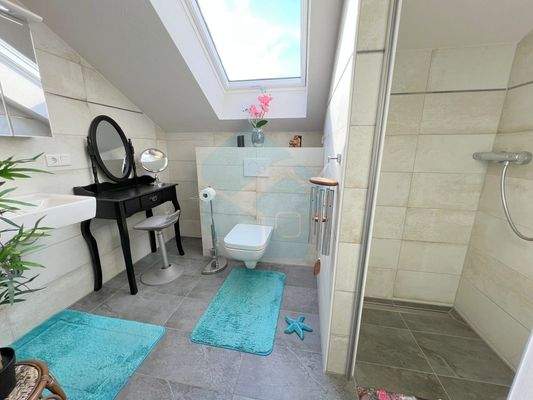 Badezimmer 1 Dachgeschoss