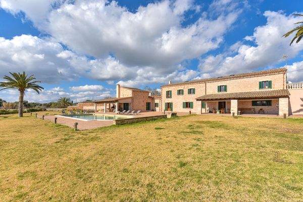 Außenansicht und Garten