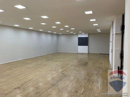 Gewerbefläche unten