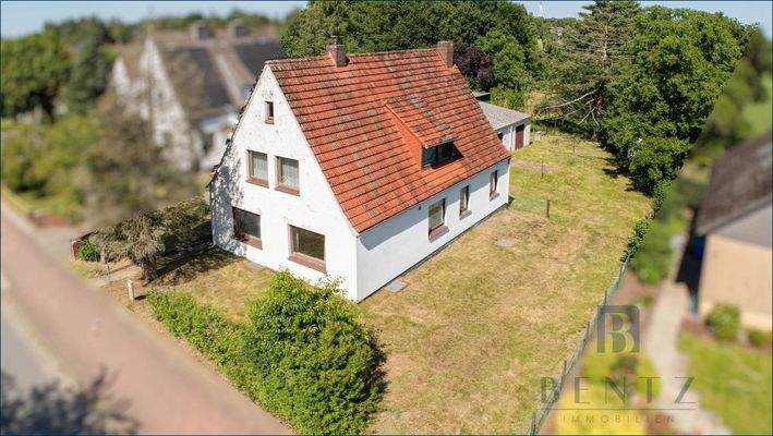 Einfamilienhaus oder Baugrundstück in Debstedt
