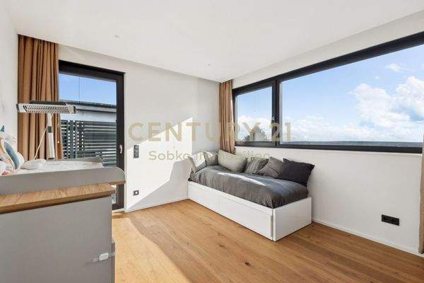 Zimmer mit Ausgang zur Terrasse OG_CENTURY-A_035_WEB