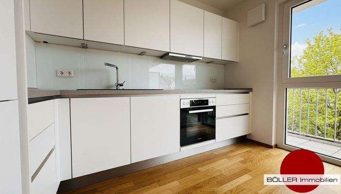 Küche mit Einbauküche!