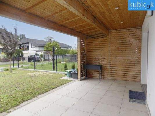 überdachte Terrasse