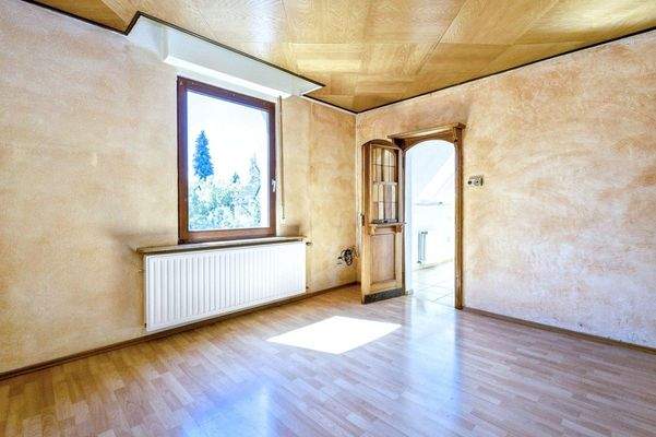 Zimmer 1 - leerstehende Wohnung OG