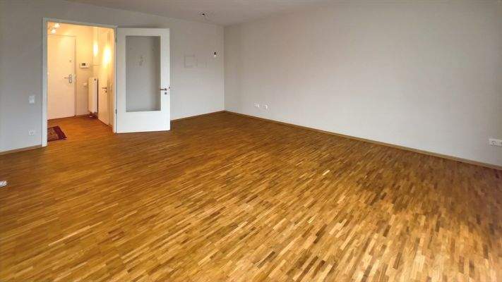 Großzügiges Wohnzimmer (2)