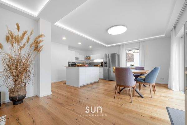 KÜCHE UND ESSBEREICH