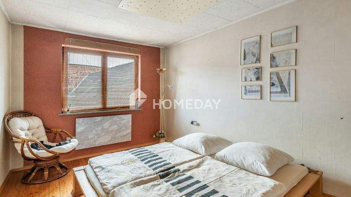 1. OG Schlafzimmer 1