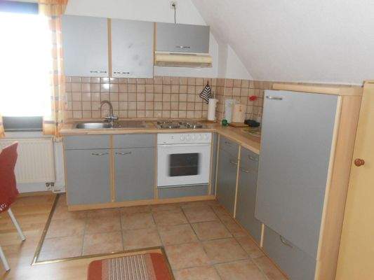 Die Kueche mit EBK.JPG