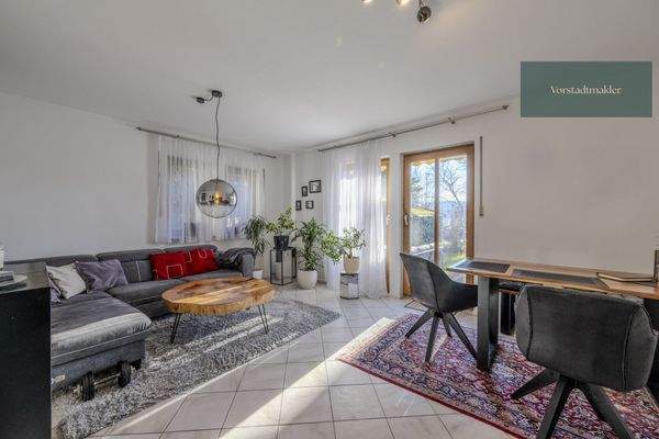 helles, großes Wohnzimmer