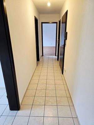 Flur - vom Flur aus in jedes Zimmer