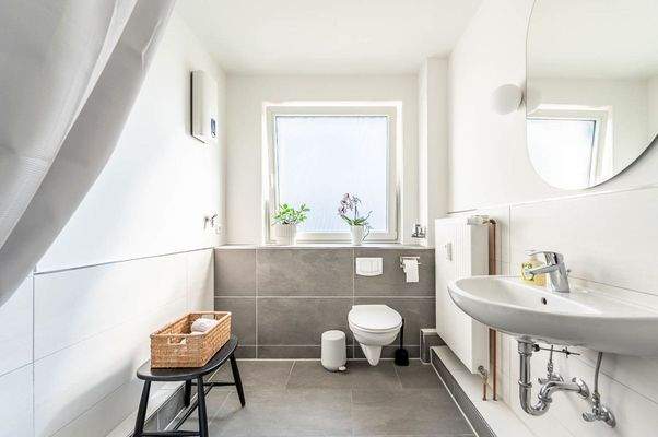 Bad Erdgeschoss links