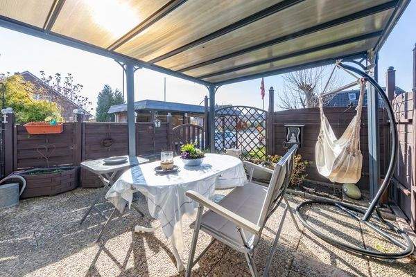 ... mit Terrassenzugang.