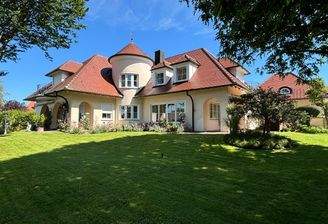 Wohntraum mit weitläufigem Garten