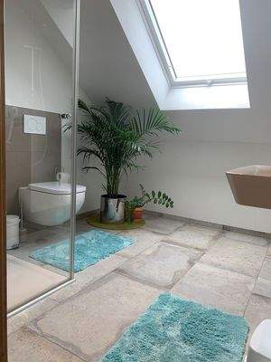 Kinderbad (Dusche und WC)