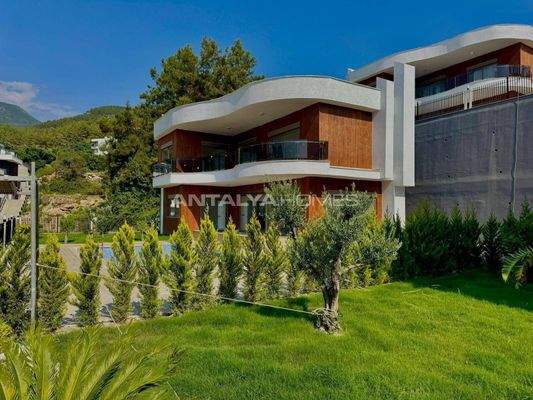 Detached Houses with Private Pools in Alanya Turkey