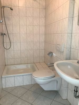 Bad mit Dusche