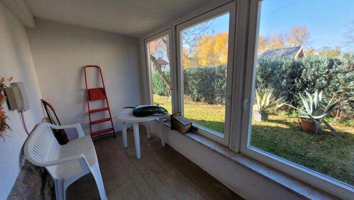 Windfang mit neuen Fenstern