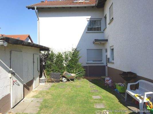 Hauseingang vom Garten