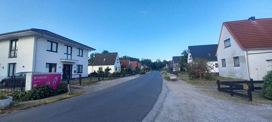 Wohnstr. mit Alt-und Neubauten.jpg