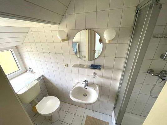 Kleines Dusch-Bad (neben Schlafraum 2)