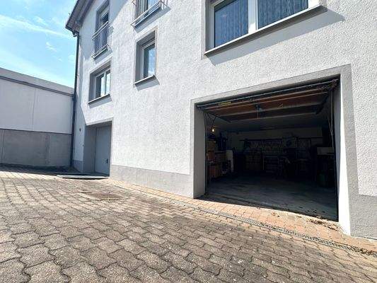 weitere Garagen Außen Ansicht KG