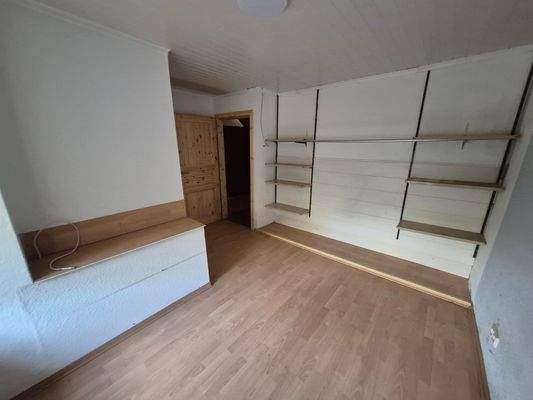 9 Raum 1 1. OG weitere Ansicht.jpg