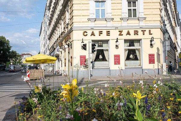 Altes Cafe in der Nähe