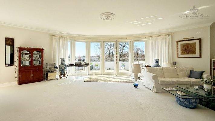 Wohnzimmer in Südausrichtung