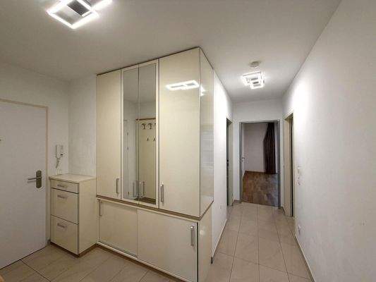 Wohnungseingang / Flur zu den Kinderzimmer