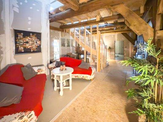 Diele im Hinterhaus / Nicht zu Ende saniert