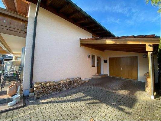 Carport und Garage
