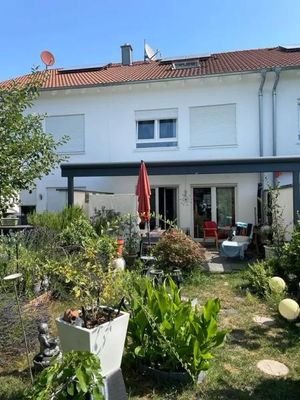 ObjNrB19396 TOPP Wohnen in exklisivem EFH (RH) in bevorzugter Lage