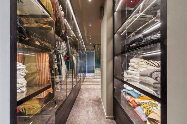 Großzügiger Ankleidebereich