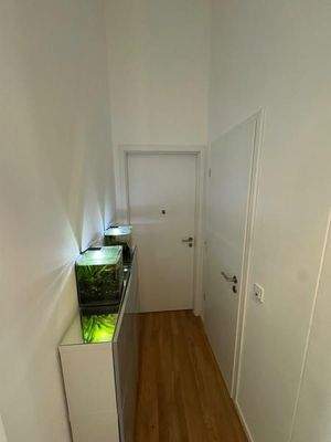 12 Flur Rtg Bad 2 und AStR