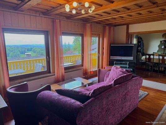 Das Wohnzimmer - die Möbel können bei Interesse übernommen werden