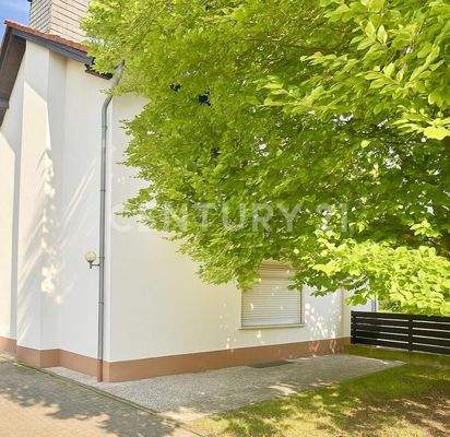 Hinterhof mit Sitzmöglichkeiten