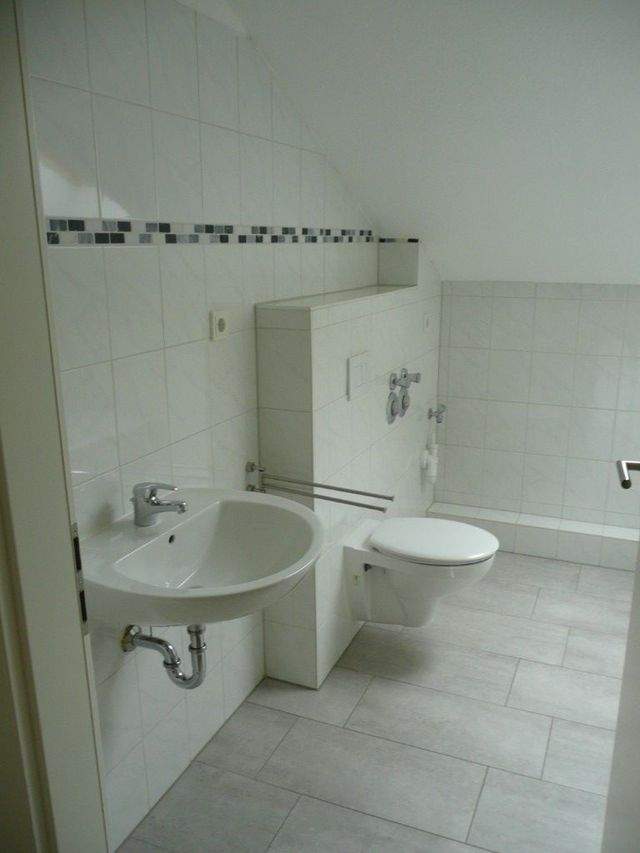 Büsum: Schöne 3 Zimmer DG- Wohnung, Wohnen wo andere Urlaub machen - exklusiv und energiesparend - Foto 3