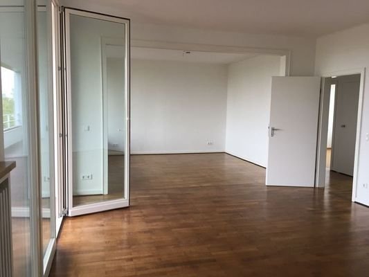 Ca. 40 m2 großes Wohn-Ess-Zimmer 