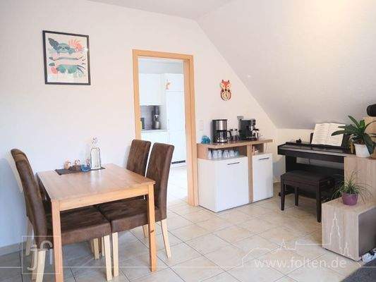 ...mit Essecke und...