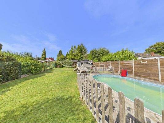 Swimmingpool / Garten