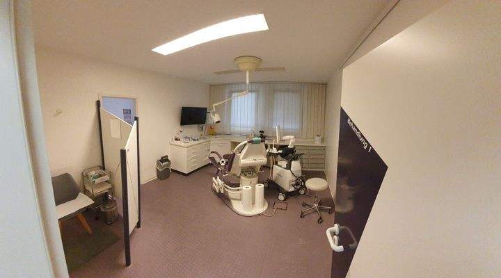 Behandlungzimmer1