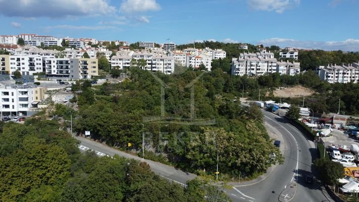 Großzügiges Baugrundstück nahe Rijeka