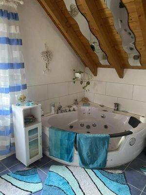 Badezimmer_Eckbadewanne
